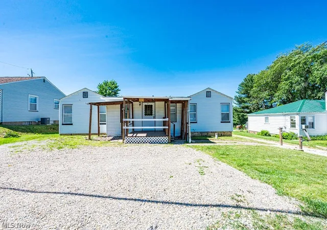 Homes for sale in Carrollton, OH | 323 Steubenville Rd Se, Carrollton, OH 44615 | MLS# 5214537
