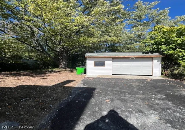 Photo 4 of Single family home for sale at 19819 Harvard Ave, Warrensville Heights, OH 44122 | MLS# 5214544 | Listing updated on 2026-09-23