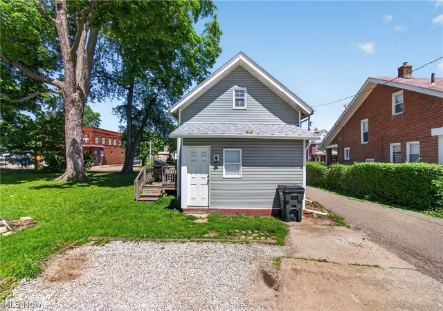 image of 1303 Tremont Ave Sw, Massillon, OH 44647 | MLS# 5214557