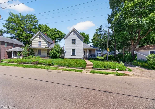 Homes for sale in Massillon, OH | 630 Walnut Rd Sw, Massillon, OH 44647 | MLS# 5214561