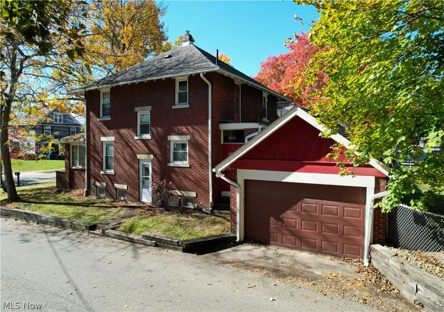 Homes for sale in Uniontown, OH | 3771 Edison St Nw, Uniontown, OH 44685 | MLS# 5214560