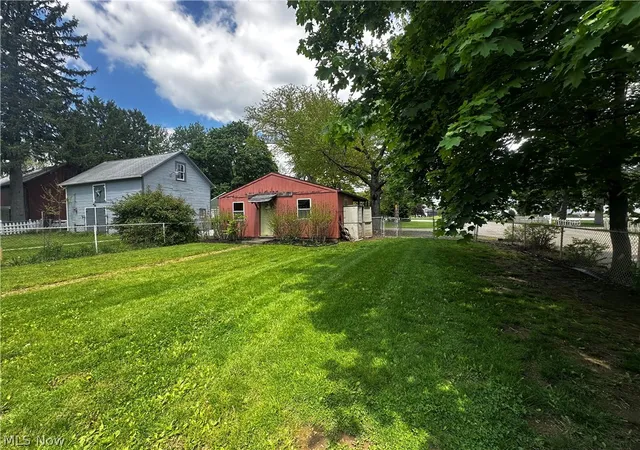 Homes for sale in Uniontown, OH | 3771 Edison St Nw, Uniontown, OH 44685 | MLS# 5214560