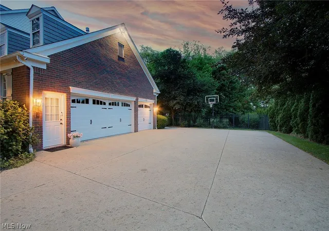 Photo 3 of Sale Pending at 5854 Loma Linda Ln Ne, Canton, OH 44721 | MLS# 5214345 | Listing updated on 2026-07-31