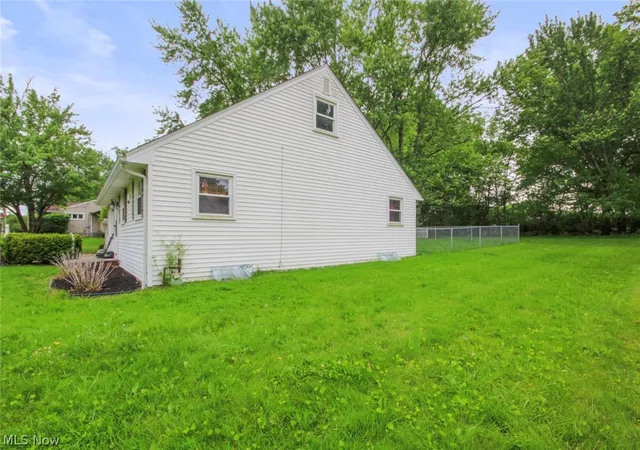 3rd image of 5540 West Blvd, Youngstown, OH 44512 | MLS# 5214224