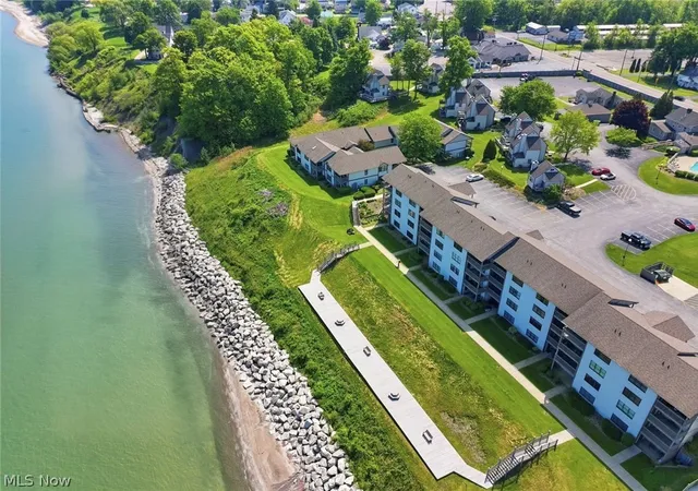 5th image of 5237 Lake Rd W, Ashtabula, OH 44004