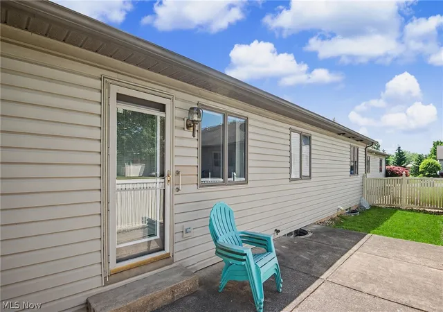 Listing Photo 2 - Condo for sale in building located at 2345 Whispering Mdws Dr NE, Warren, OH 44483 - Unit #B