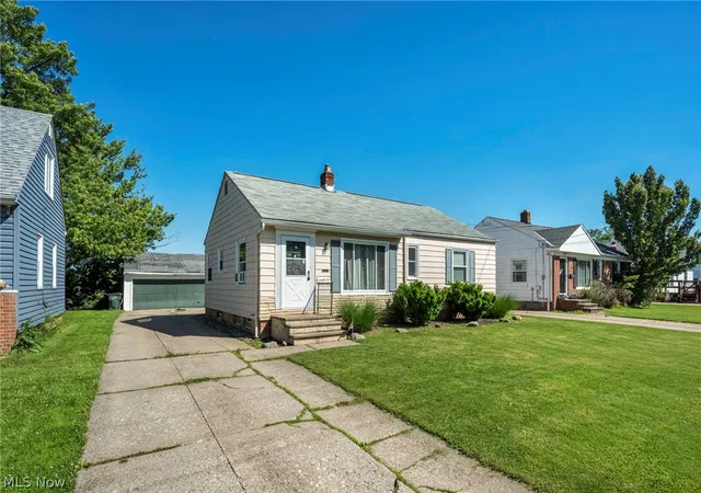 3rd image of 28815 Alton Rd, Wickliffe, OH 44092 | MLS# 5214385