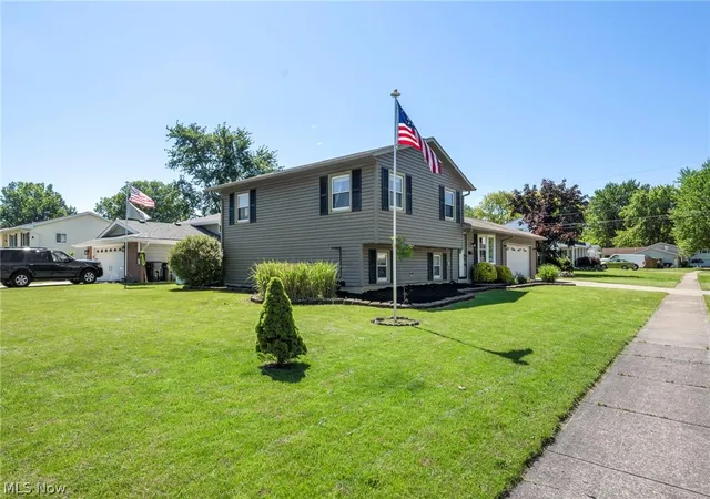 4th image of 127 Edgefield Dr, Elyria, OH 44035 | MLS# 5214311