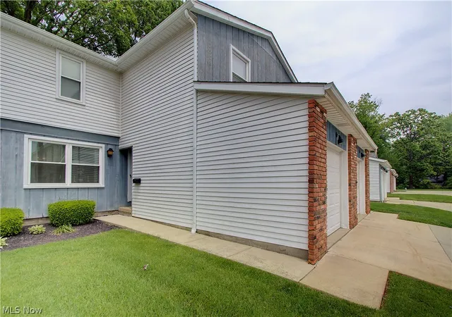 2nd image of 8225 Lancaster Dr, Mentor, OH 44060 | MLS# 5212734