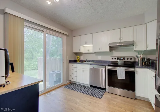 5th image of 8225 Lancaster Dr, Mentor, OH 44060 | MLS# 5212734