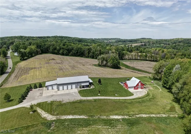 Homes for sale in Beach City, OH | 7839 Chestnut Ridge Rd Nw, Beach City, OH 44608 | MLS# 5214328