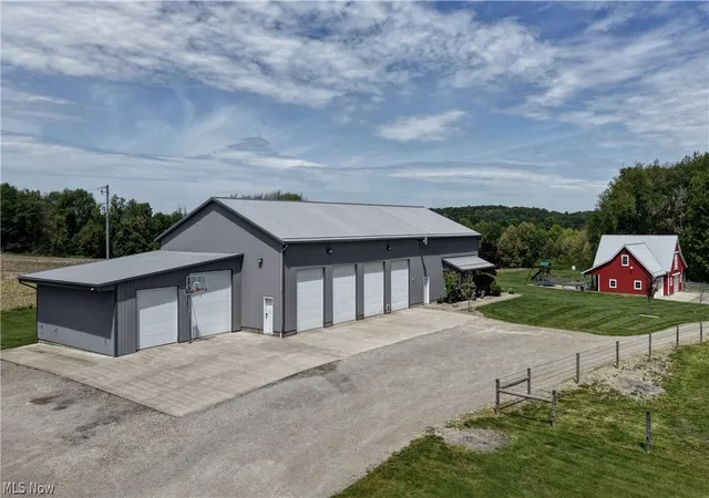 3rd image of 7839 Chestnut Ridge Rd Nw, Beach City, OH 44608 | MLS# 5214328