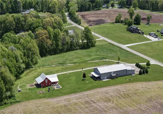 Homes for sale in Beach City, OH | 7839 Chestnut Ridge Rd Nw, Beach City, OH 44608 | MLS# 5214328