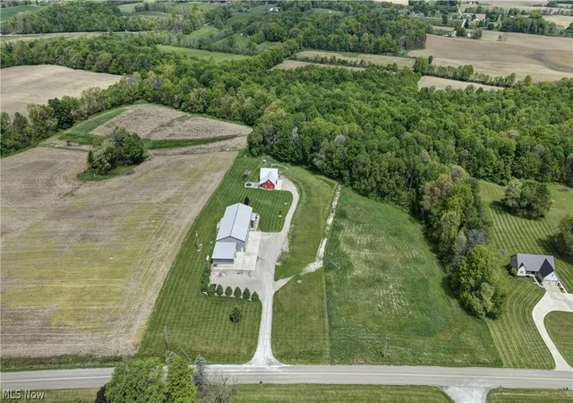4th image of 7839 Chestnut Ridge Rd Nw, Beach City, OH 44608 | MLS# 5214328