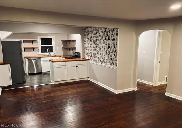 3rd image of 1765 14Th St, Cuyahoga Falls, OH 44223 | MLS# 5213823