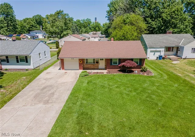 Homes for sale in Eastlake, OH | 34429 Beach Park Dr, Eastlake, OH 44095 | MLS# 5211941