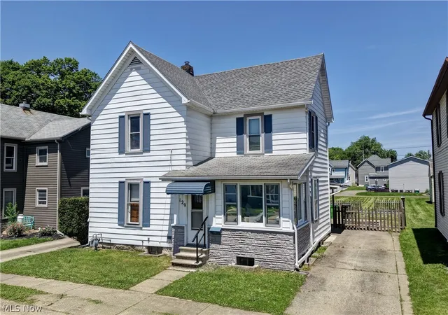 Homes for sale in Strasburg, OH | 129 2nd St Sw, Strasburg, OH 44680 | MLS# 5213945