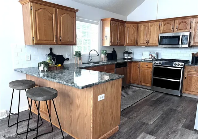 Photo 2 of Condo for sale at 220 Blue Winged, Warren, OH 44484 | MLS# 5214750 | Listing updated on 2026-08-25