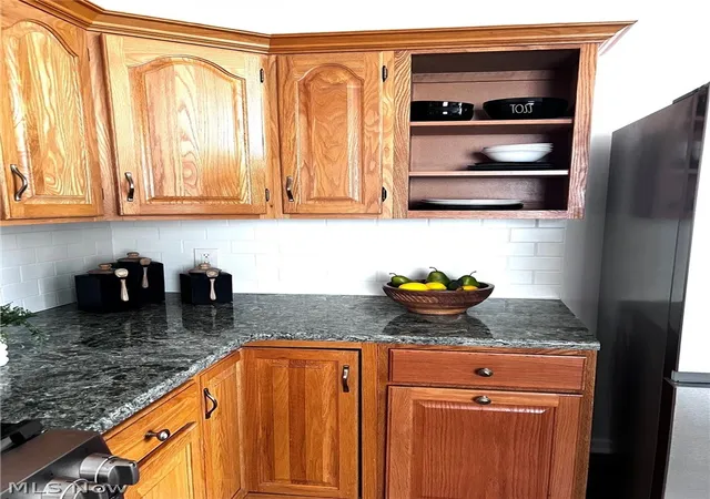 Listing Photo 5 - Condo for sale in building located at 220 Blue Winged, Warren, OH 44484