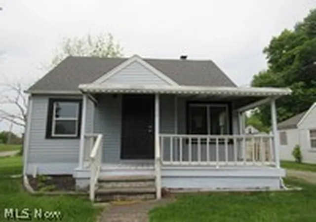 Photo 1 of Sale Pending at 1936 Lakeview Ave, Lorain, OH 44053 | MLS# 5214784 | Listing updated on 2026-08-25