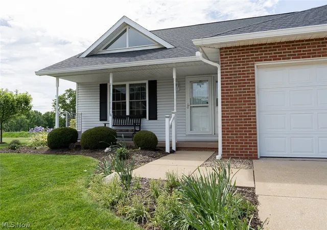 Homes for sale in Massillon, OH | 2765 Doral Cir Se, Massillon, OH 44646 | MLS# 5211784