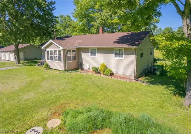 Photo 3 of Single family home for sale at 887 State Route 534 Nw, Newton Falls, OH 44444 | MLS# 5214797 | Listing updated on 2026-07-14