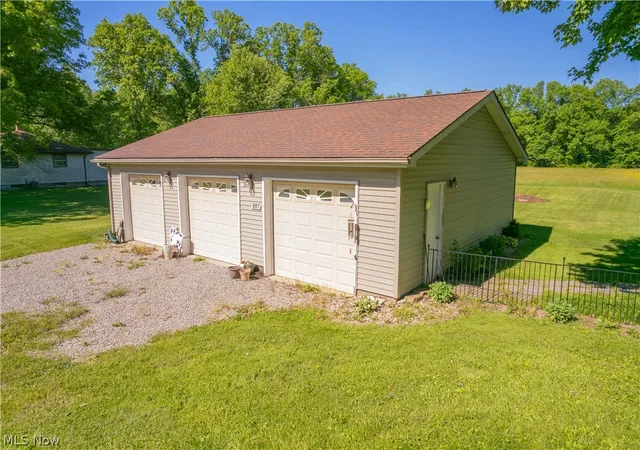 Photo 3 of Single family home for sale at 887 State Route 534 NW, Newton Falls, OH 44444 | MLS# 5214797 | Listing updated on 2026-07-14
