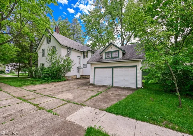 Homes for sale in Ravenna, OH | 748 E Main St, Ravenna, OH 44266 | MLS# 5214219