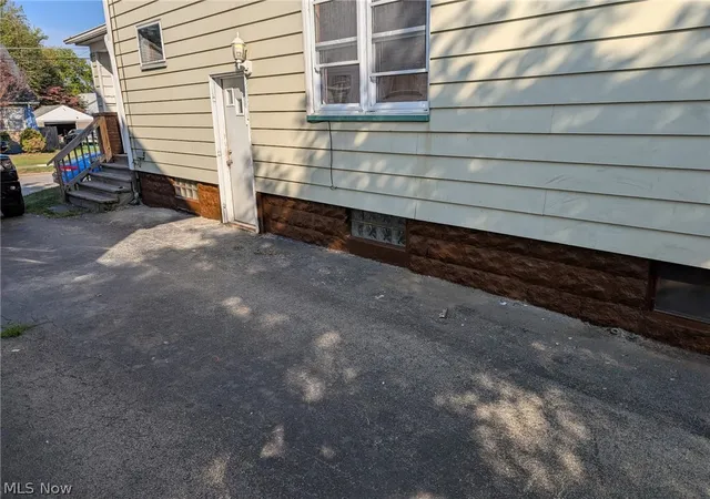 2nd image of 127 Courtland Ave, Campbell, OH 44405 | MLS# 5213853