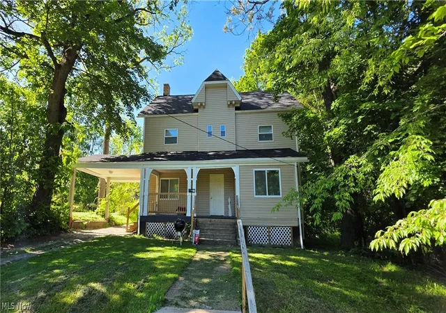 1st image of 34 Illinois Ave, Youngstown, OH 44505 | MLS# 5213808