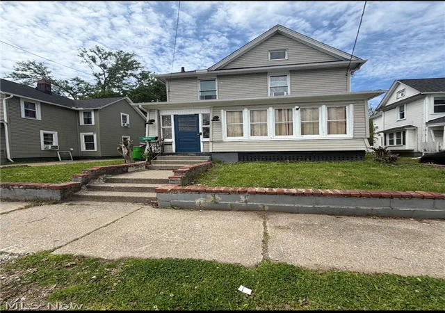 1st image of 284 3rd St Nw, Barberton, OH 44203 | MLS# 5212990