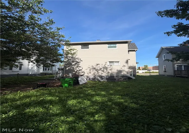 3rd image of 284 3Rd St Nw, Barberton, OH 44203 | MLS# 5212990