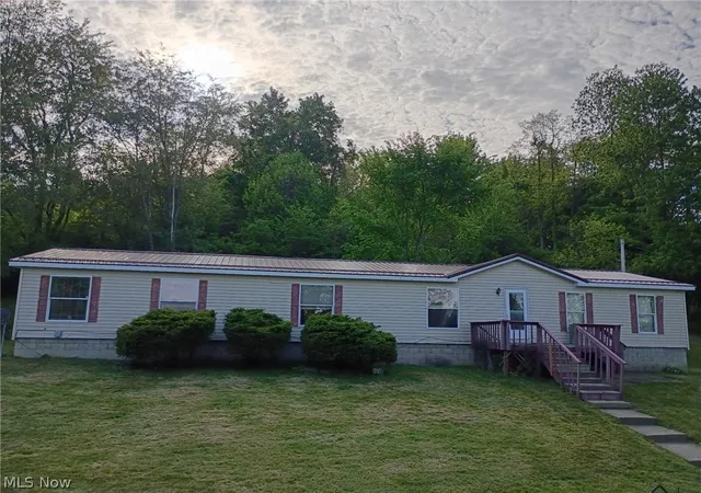 Homes for sale in Carrollton, OH | 3211 Bay Rd Se, Carrollton, OH 44615 | MLS# 5214903