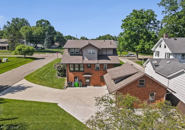 Photo 3 of Sale Pending at 231 E Milton St, Alliance, OH 44601 | MLS# 5213075 | Listing updated on 2026-09-15