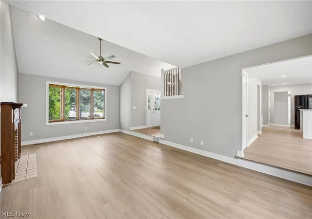 5th image of 14367 Crown Point Pkwy, Strongsville, OH 44136 | MLS# 5212614