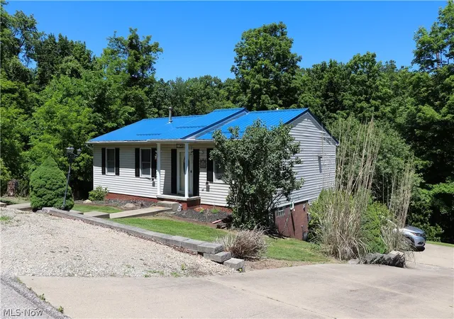 Photo 3 of Single family home for sale at 50538 Cindy Dr, Saint Clairsville, OH 43950 | MLS# 5214916 | Listing updated on 2026-07-27