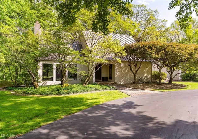 1st image of 2941 Howland Wilson Rd Ne, Warren, OH 44484 | MLS# 5214863