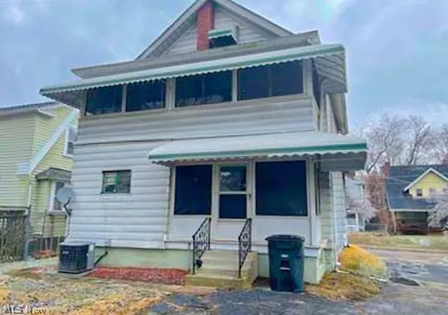 2nd image of 1010 Big Falls Ave, Akron, OH 44310 | MLS# 5213992