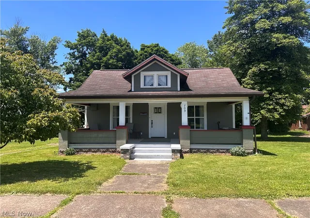 Homes for sale in Saint Marys, WV | 709 2nd St, Saint Marys, WV 26170 | MLS# 5213877
