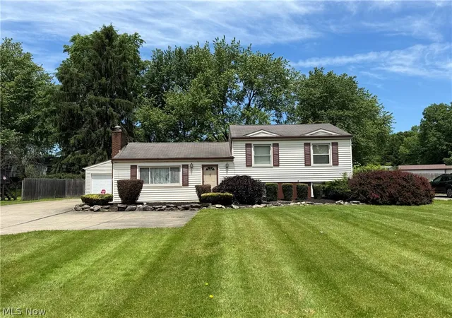 1st image of 4828 New Rd, Austintown, OH 44515 | MLS# 5209440