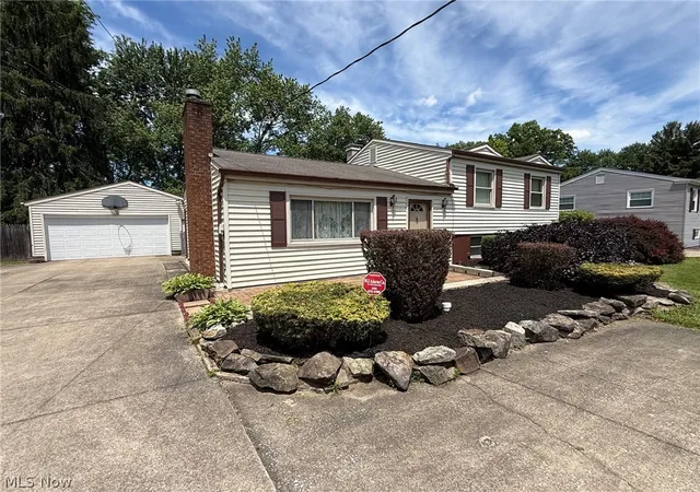 2nd image of 4828 New Rd, Austintown, OH 44515 | MLS# 5209440