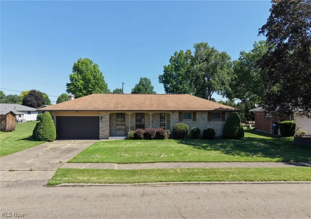 Homes for sale in New Philadelphia, OH | 333 Hilan Ave Sw, New Philadelphia, OH 44663 | MLS# 5214388