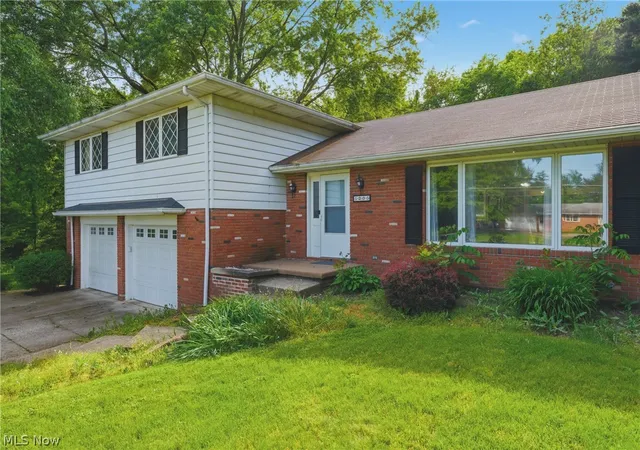 Homes for sale in Orrville, OH | 1205 N Crown Hill Rd, Orrville, OH 44667 | MLS# 5215033