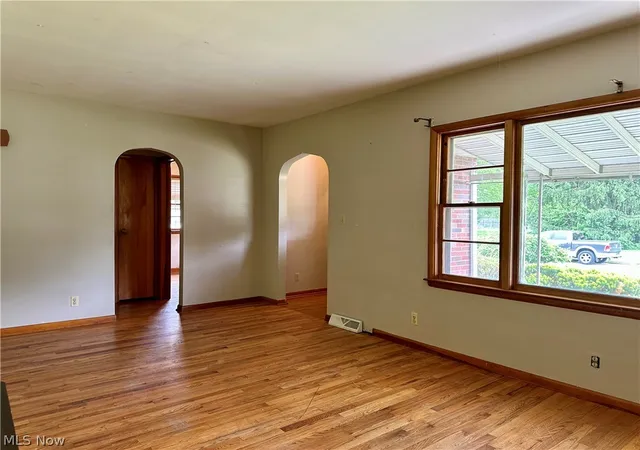 5th image of 5004 Dunsmore Ave, Ashtabula, OH 44004 | MLS# 5213734
