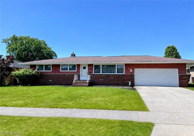 Homes for sale in Parma, OH | 8320 Banner Ln, Parma, OH 44129 | MLS# 5215095