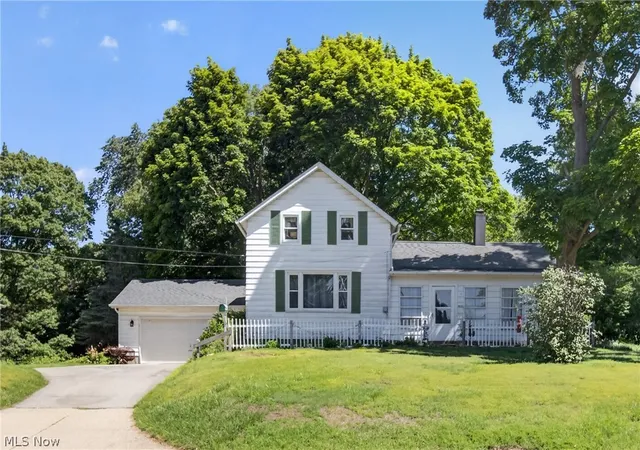 Homes for sale in Amherst, OH | 1031 Park Ave, Amherst, OH 44001 | MLS# 5214762
