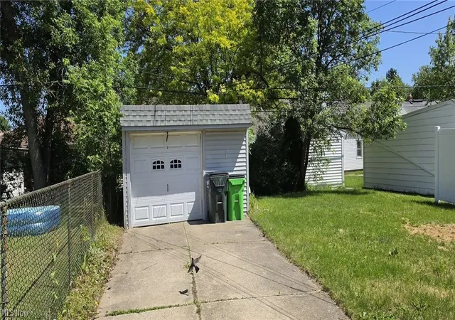 Homes for sale in Garfield Heights, OH | 12605 Shady Oak Blvd, Garfield Heights, OH 44125 | MLS# 5215132