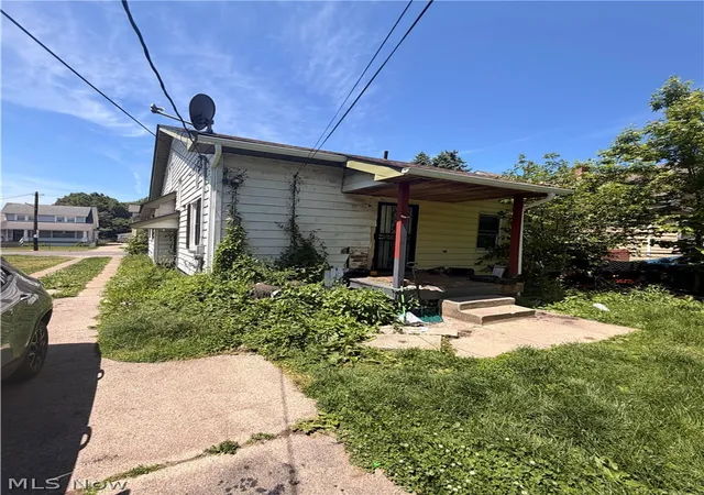 3rd image of 3999 E 141St St, Cleveland, OH 44128 | MLS# 5214943