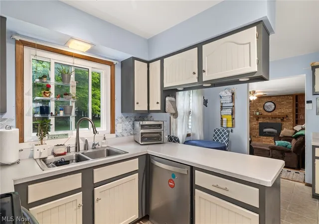 Photo 5 of Single family home for sale at 120 Otterbein Dr, Mansfield, OH 44904 | MLS# 5215177 | Listing updated on 2026-07-23