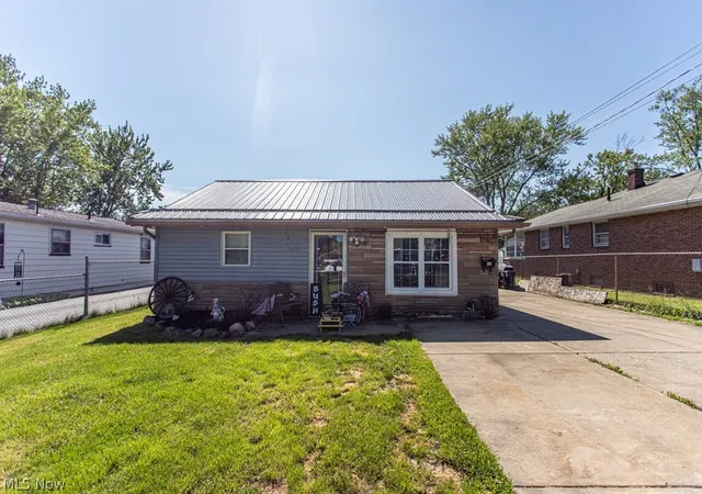 Homes for sale in Niles, OH | 612 High Ave, Niles, OH 44446 | MLS# 5211110